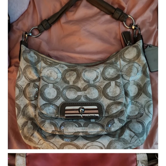 Coach - Picture 3 of 4